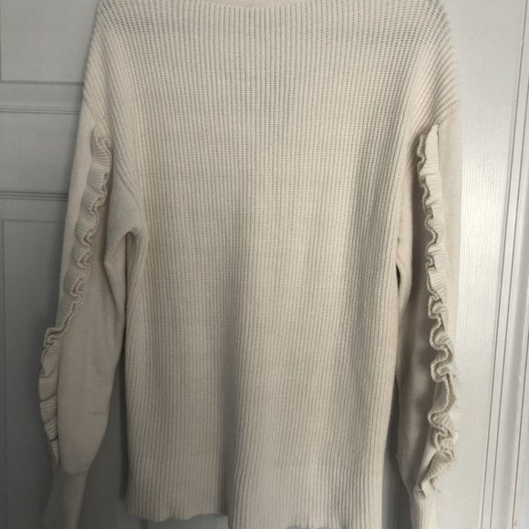 NWT Express Ribbed Ruffle Sleeve Sweater - Picture 4 of 5